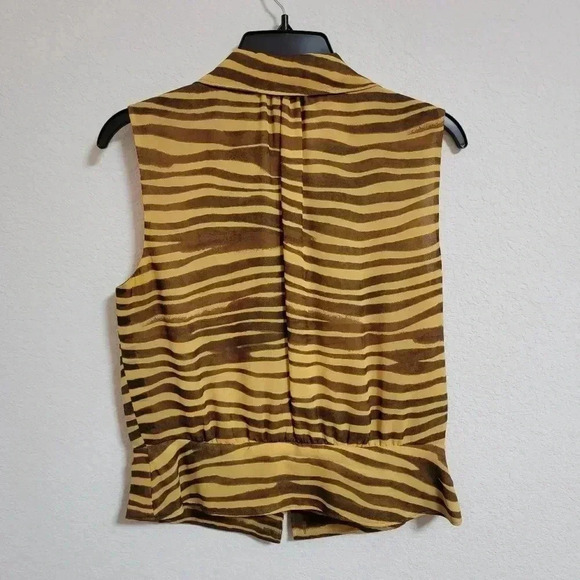 Carlisle Silk Tiger Sleeveless Button Front Blouse - Picture 5 of 5